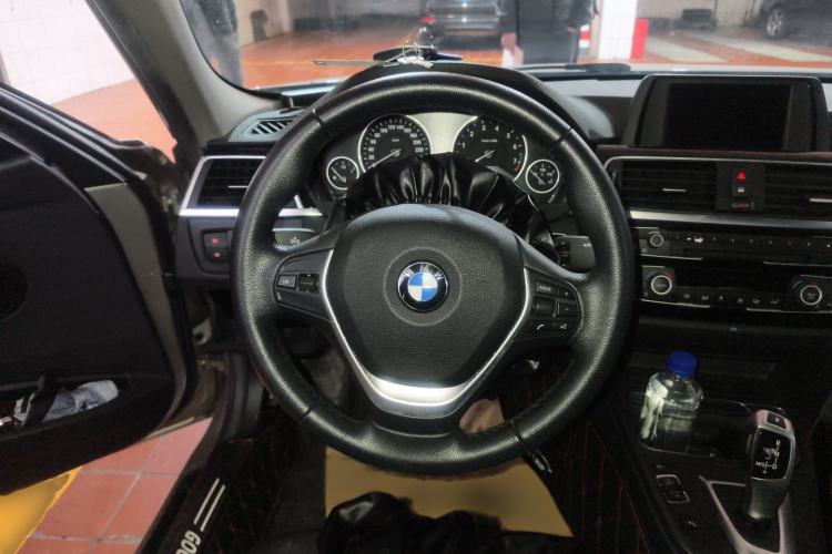 Used BMW 3 Series 2017 320Li Fashion Model Steering Wheel