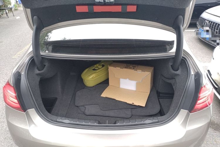 Used BMW 3 Series 2017 320Li Fashion Model Trunk