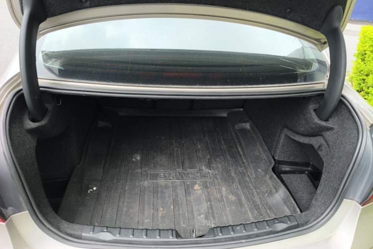 Used BMW 3 Series 2017 318i Fashion Model Trunk