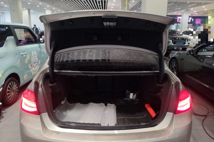 Used BMW 3 Series 2017 320Li Fashion Model Trunk