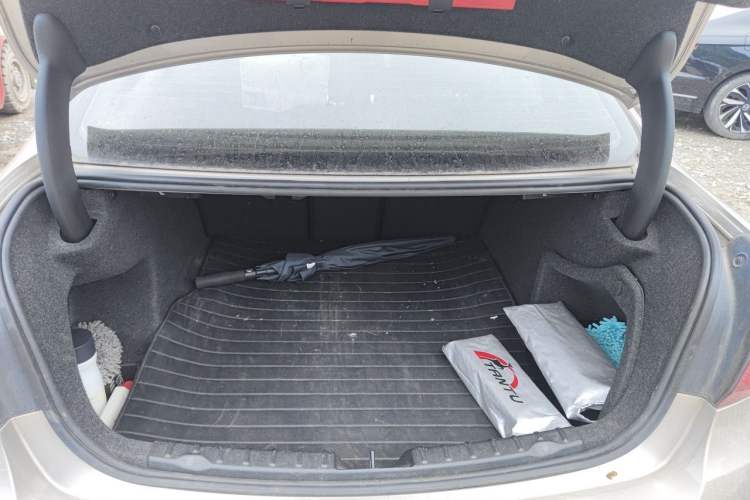 Used BMW 3 Series 2017 320Li Fashion Model Trunk