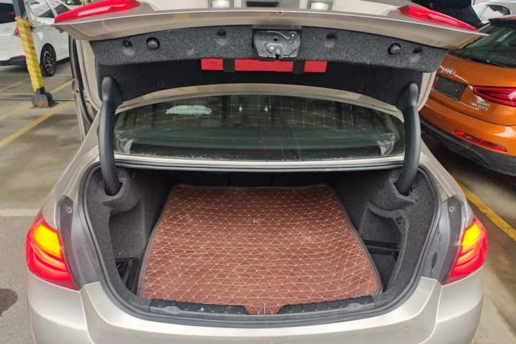 Used BMW 3 Series 2017 320Li Fashion Model Trunk