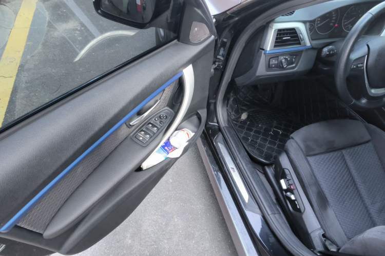 Used BMW 3 Series 2017 320i M Sport Driver Seat