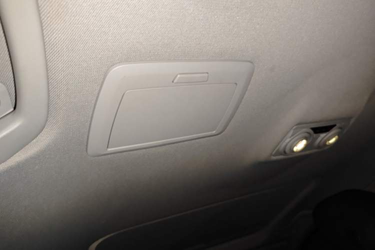 Used BMW 3 Series 2017 320Li Fashion Model Headliner