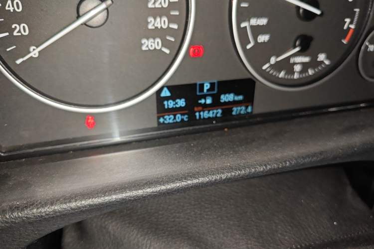Used BMW 3 Series 2017 320Li Fashion Model Odometer Close Up