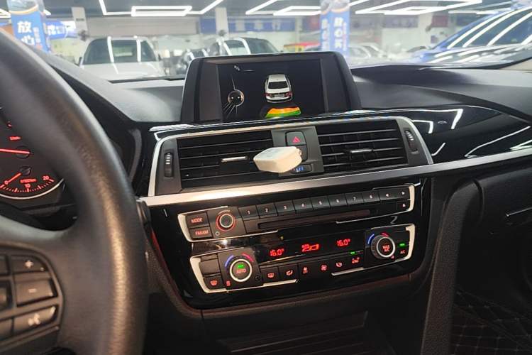 Used BMW 3 Series 2017 320Li Fashion Model Audio And AC Panel
