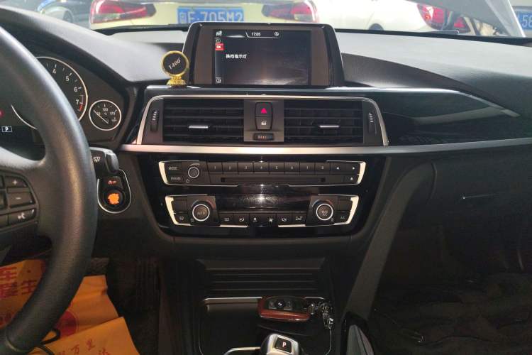 Used BMW 3 Series 2017 320Li Fashion Model Audio And AC Panel