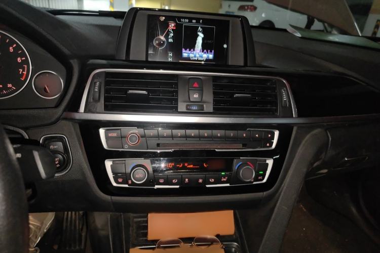 Used BMW 3 Series 2017 320Li Fashion Model Audio And AC Panel