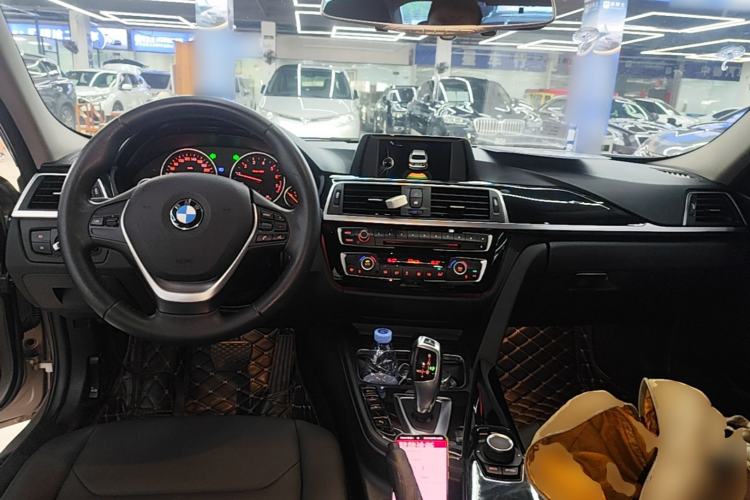 Used BMW 3 Series 2017 320Li Fashion Model Center Console