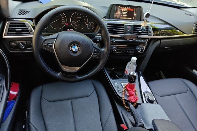 Used BMW 3 Series 2017 320Li xDrive Fashion Model Center Console
