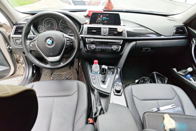 Used BMW 3 Series 2017 320Li Fashion Model Center Console