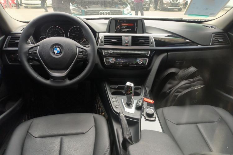 Used BMW 3 Series 2017 320Li Fashion Model Center Console