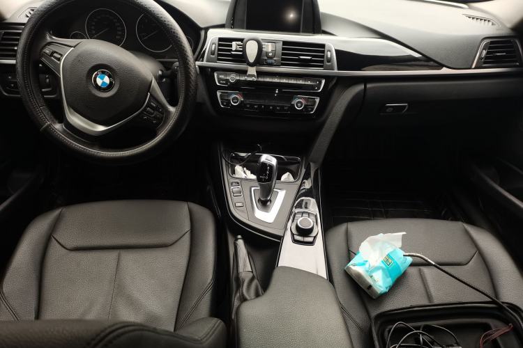 Used BMW 3 Series 2017 318Li Fashion Model Center Console