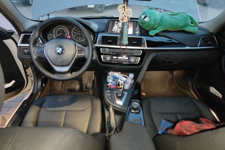 Used BMW 3 Series 2017 320Li Fashion Model Center Console