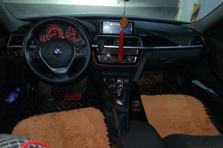 Used BMW 3 Series 2017 320Li Fashion Model Center Console
