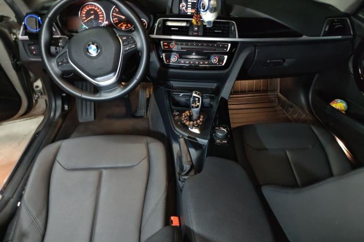 Used BMW 3 Series 2017 320Li Fashion Model Center Console