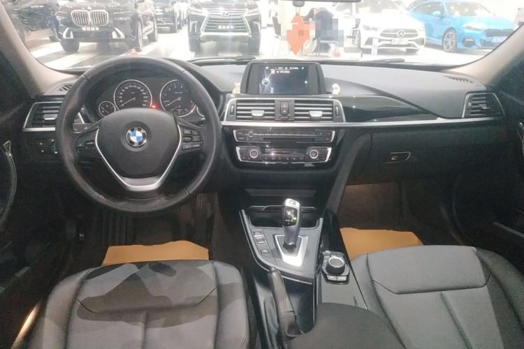 Used BMW 3 Series 2017 320Li Fashion Model Center Console
