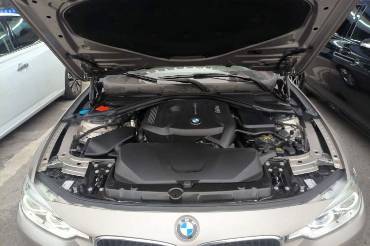 Used BMW 3 Series 2017 320Li Fashion Model Engine Bay