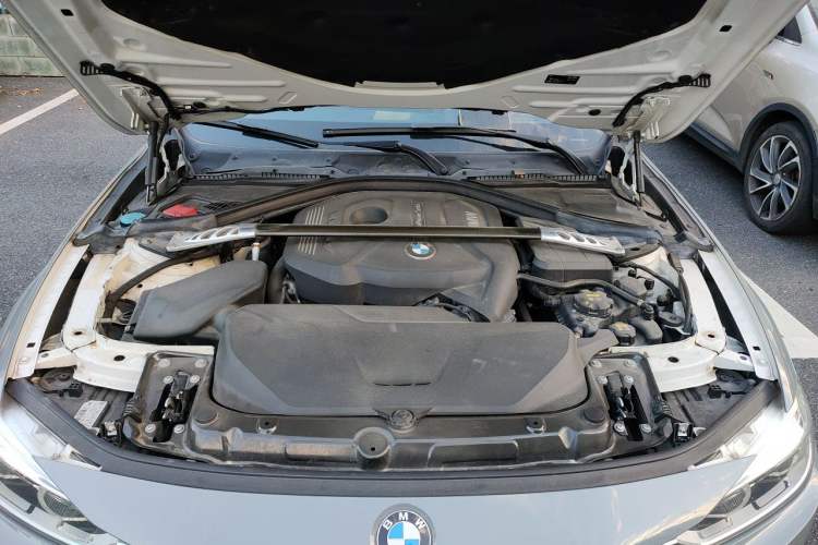 Used BMW 3 Series 2017 320i M Sport Engine Bay