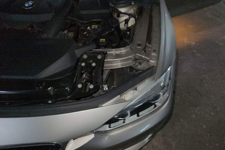 Used BMW 3 Series 2017 320Li Fashion Model Engine Bay Left