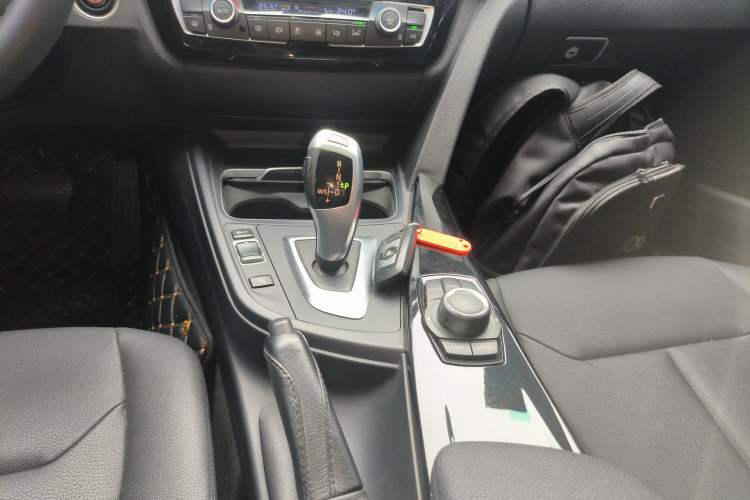 Used BMW 3 Series 2017 320Li Fashion Model Gear Lever