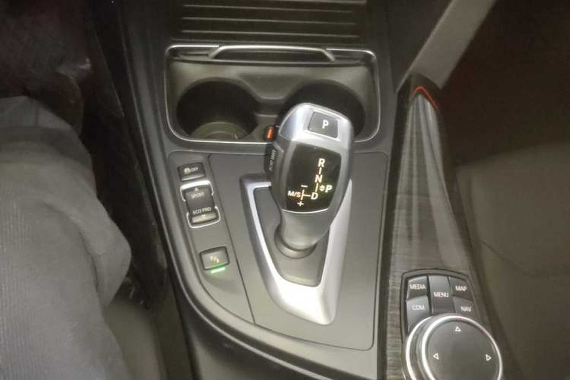 Used BMW 3 Series 2017 320Li Luxury Design Package Gear Lever