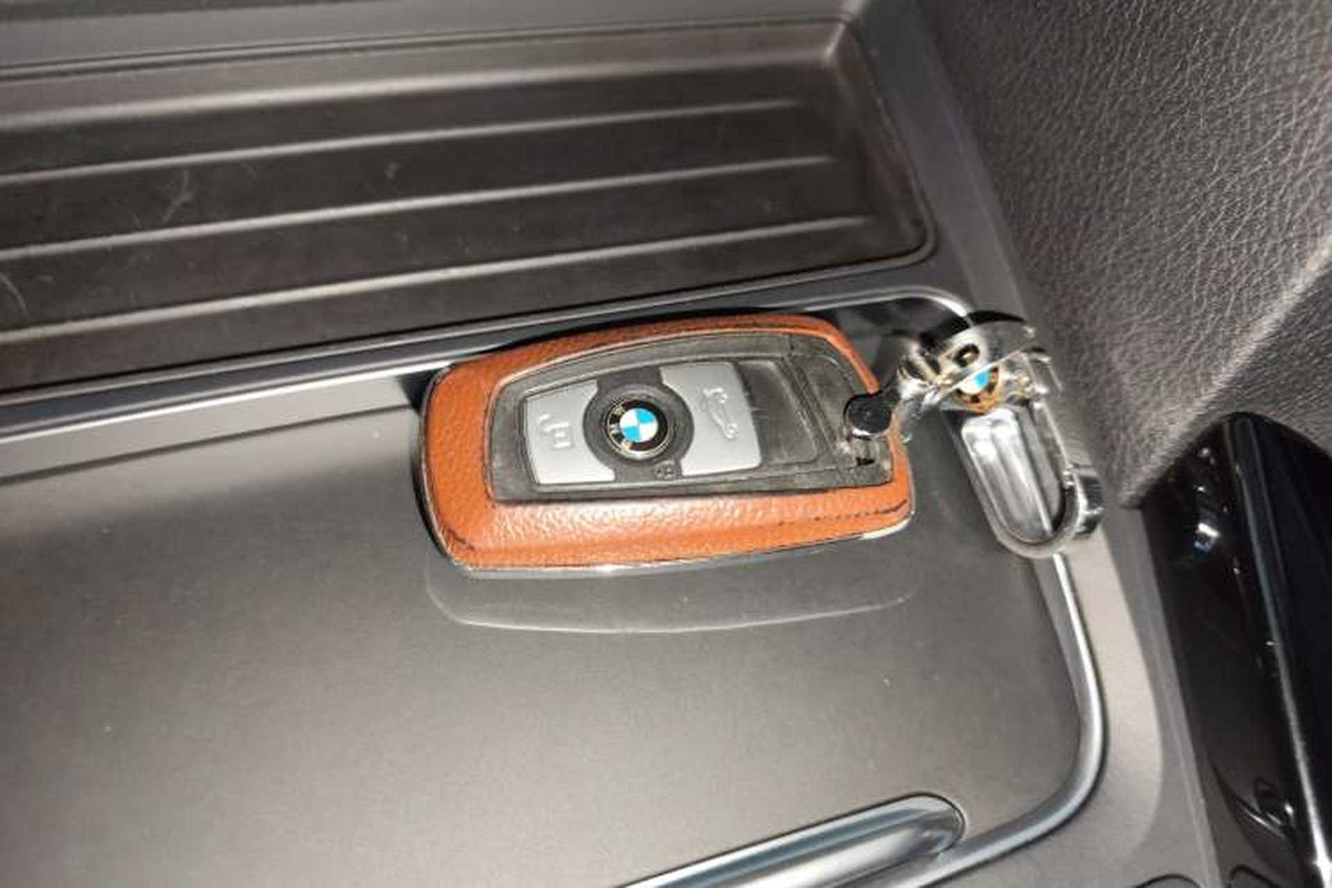 Used BMW 3 Series 2017 320Li Fashion Model Interior 1