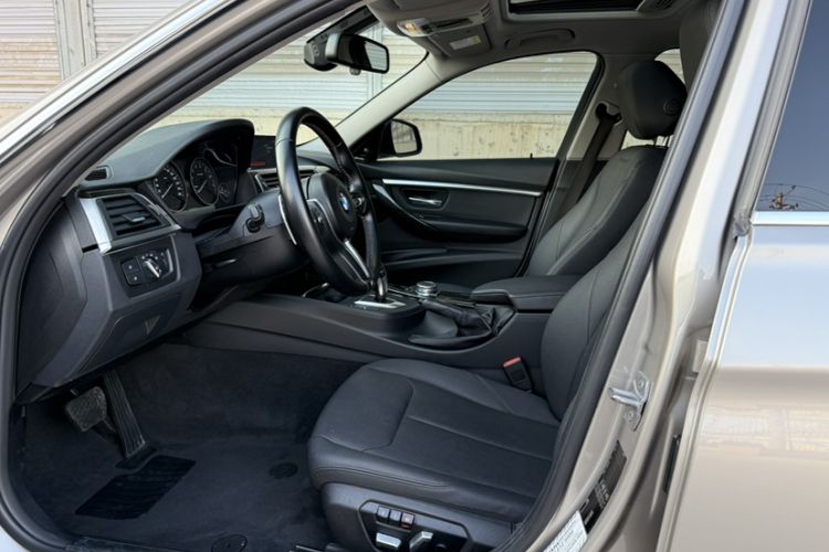 Used BMW 3 Series 2017 320Li Luxury Design Package Interior 1