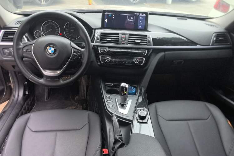Used BMW 3 Series 2017 320Li Fashion Model Interior 2