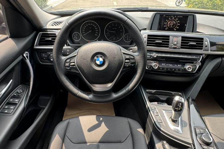Used BMW 3 Series 2017 320Li Fashion Model Interior 3