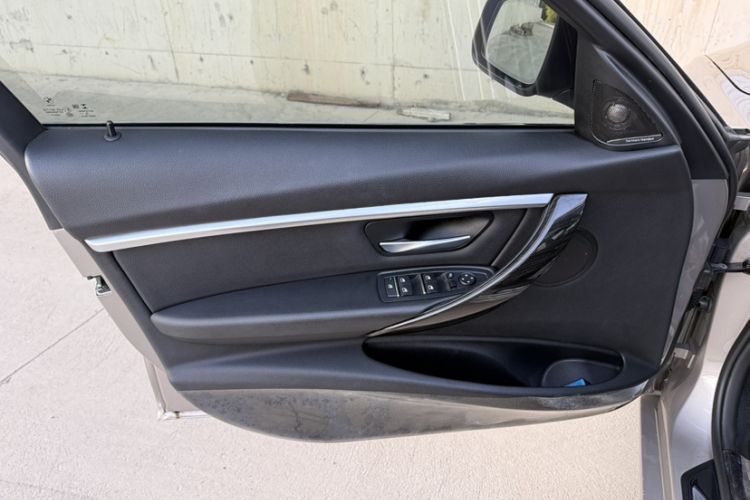 Used BMW 3 Series 2017 320Li Luxury Design Package Interior 5