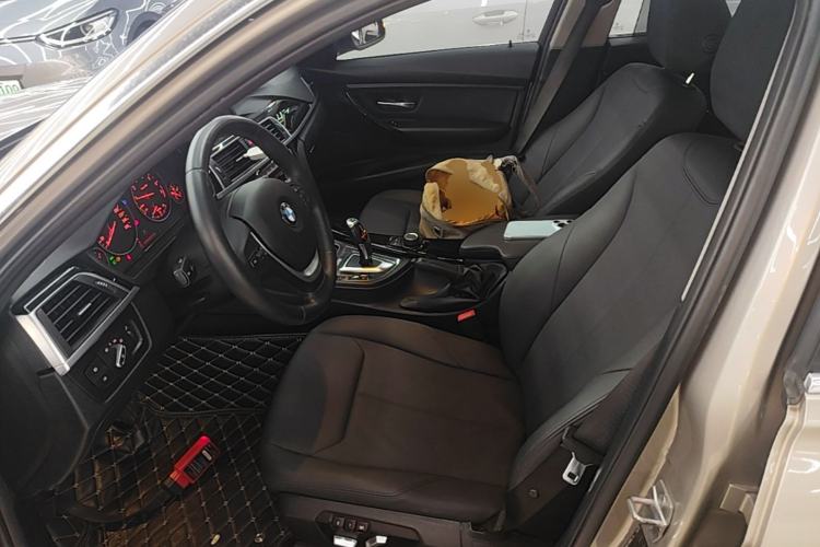 Used BMW 3 Series 2017 320Li Fashion Model Left Front Seat
