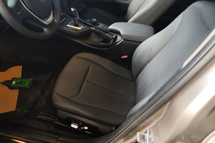 Used BMW 3 Series 2017 320Li Fashion Model Left Front Seat