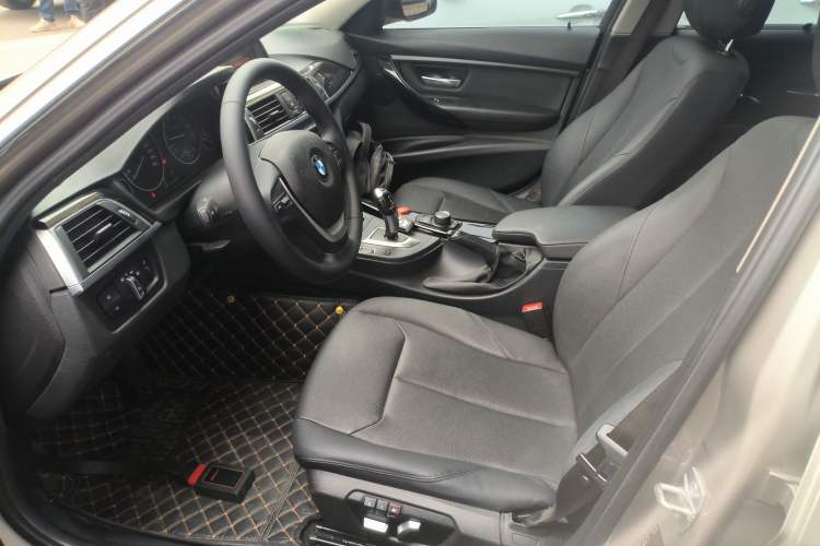 Used BMW 3 Series 2017 320Li Fashion Model Left Front Seat
