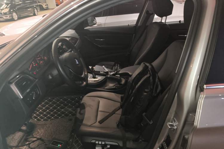 Used BMW 3 Series 2017 320Li Fashion Model Left Front Seat
