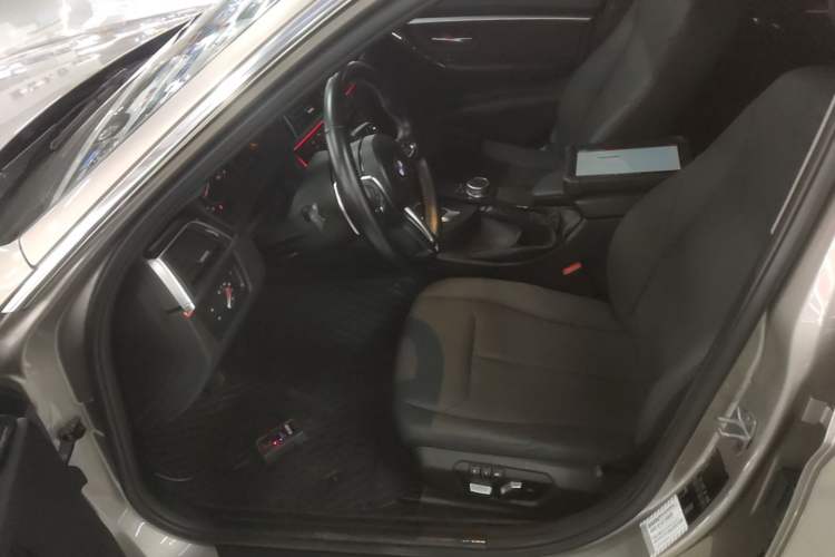 Used BMW 3 Series 2017 320Li Luxury Design Package Left Front Seat