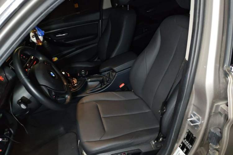 Used BMW 3 Series 2017 320Li Fashion Model Left Front Seat