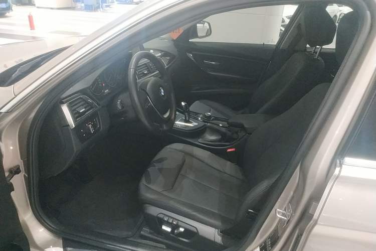 Used BMW 3 Series 2017 320Li Fashion Model Left Front Seat