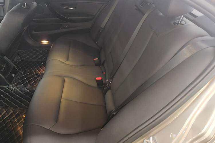 Used BMW 3 Series 2017 320Li Fashion Model Left Rear Seat