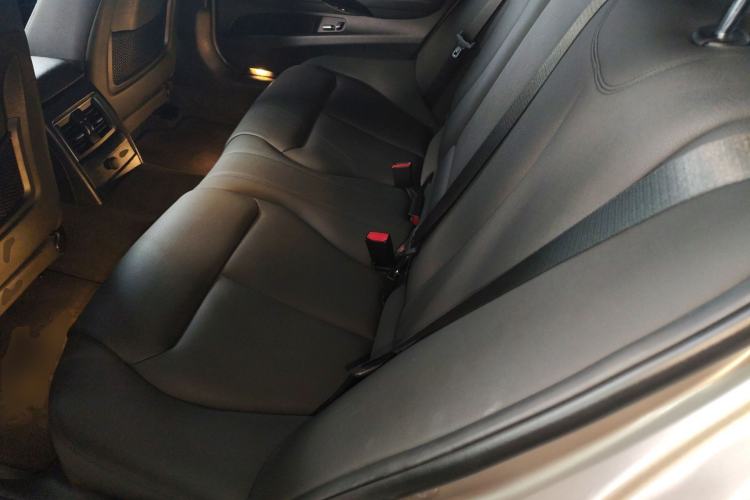 Used BMW 3 Series 2017 320Li Fashion Model Left Rear Seat