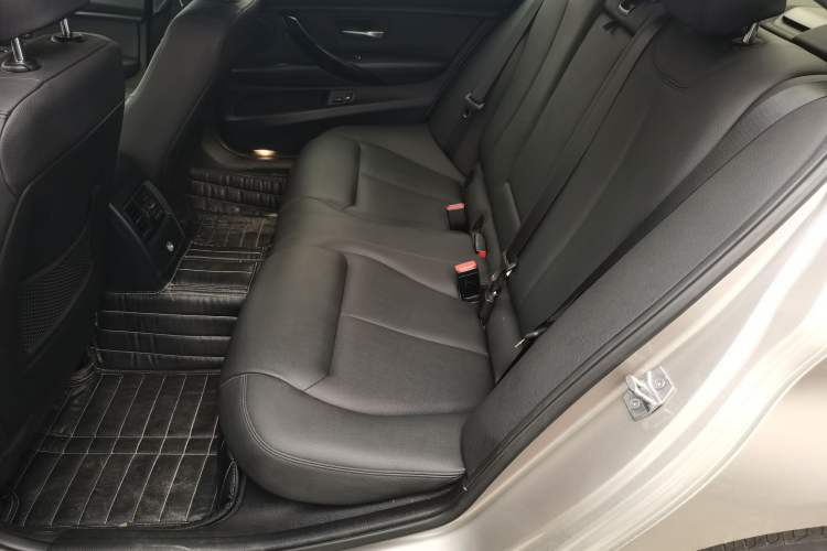 Used BMW 3 Series 2017 318Li Fashion Model Left Rear Seat