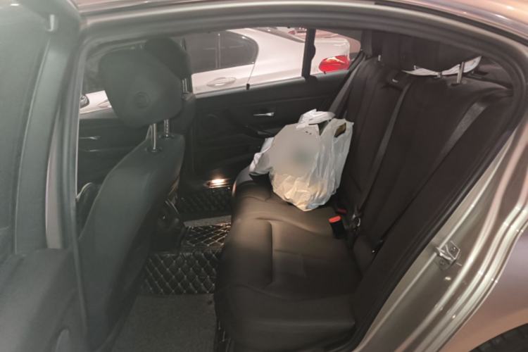 Used BMW 3 Series 2017 320Li Fashion Model Left Rear Seat