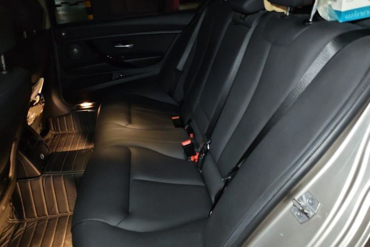 Used BMW 3 Series 2017 320Li Fashion Model Left Rear Seat
