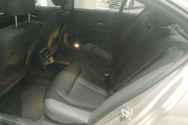 Used BMW 3 Series 2017 320Li Fashion Model Left Rear Seat