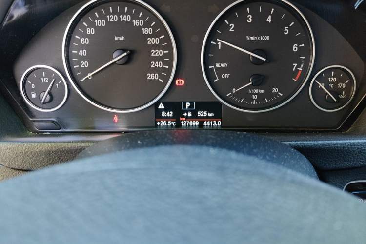 Used BMW 3 Series 2017 320Li xDrive Fashion Model Odometer Close Up