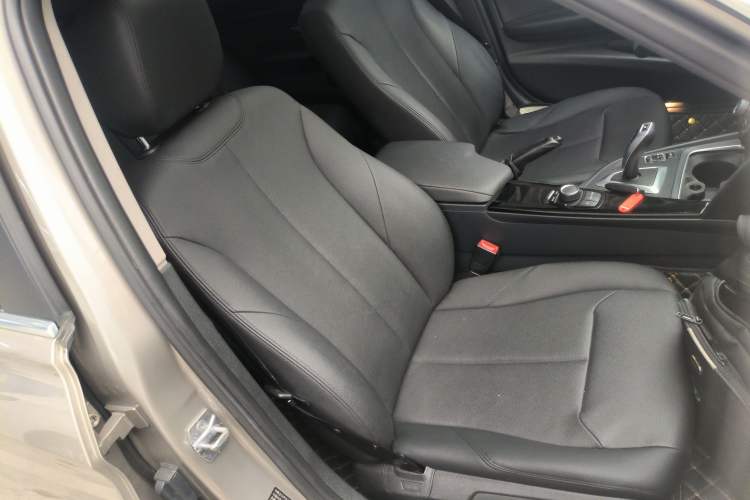 Used BMW 3 Series 2017 320Li Fashion Model Right Front Seat