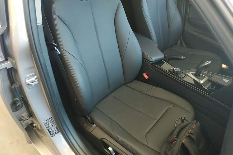 Used BMW 3 Series 2017 320Li Fashion Model Right Front Seat