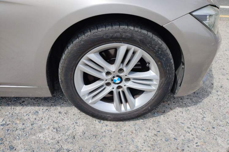 Used BMW 3 Series 2017 320Li xDrive Fashion Model Right Front Wheel Hub