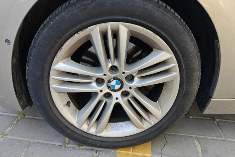 Used BMW 3 Series 2017 320Li xDrive Fashion Model Right Front Wheel Hub