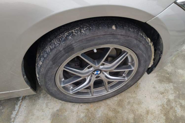 Used BMW 3 Series 2017 320Li Fashion Model Right Front Wheel Hub